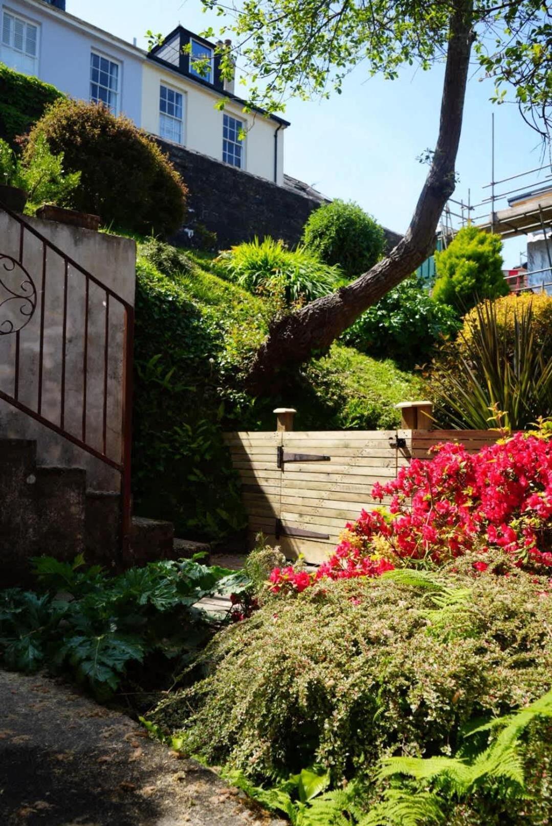 Fabulous High Street Townhouse With Stunning Views & Parking At 'Eagles Nest' Villa ฟาลมัธ ภายนอก รูปภาพ